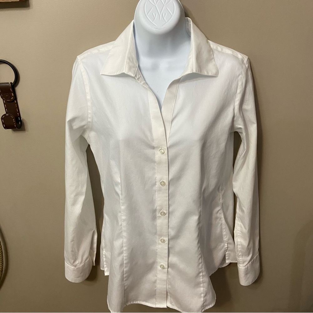 FOXCROFT White Fitted Button Down Long Sleeve Wrinkle Free Women’s Blouse Size S
